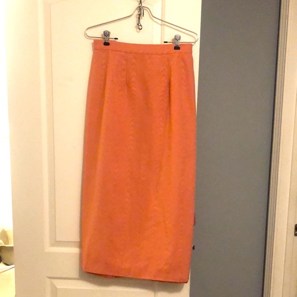 Designer 2pc Suit by St. Anthony Signature, Sz 8, Peach Color, Blazer & Skirt. - Picture 8 of 11